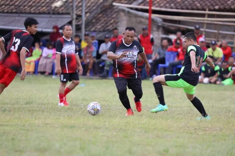 Tim Red Brothers Berhasil Taklukkan Tim Apdesi Kecamatan Kalianda Dengan Skor 3 – 0.
